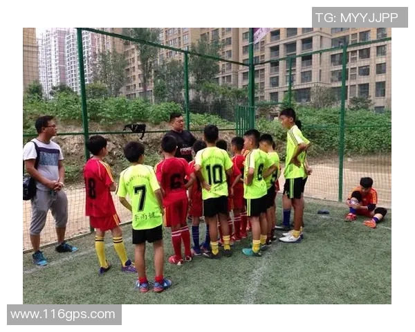 足球迟到的背后故事与影响探讨如何改变这一现象促进赛事顺利进行